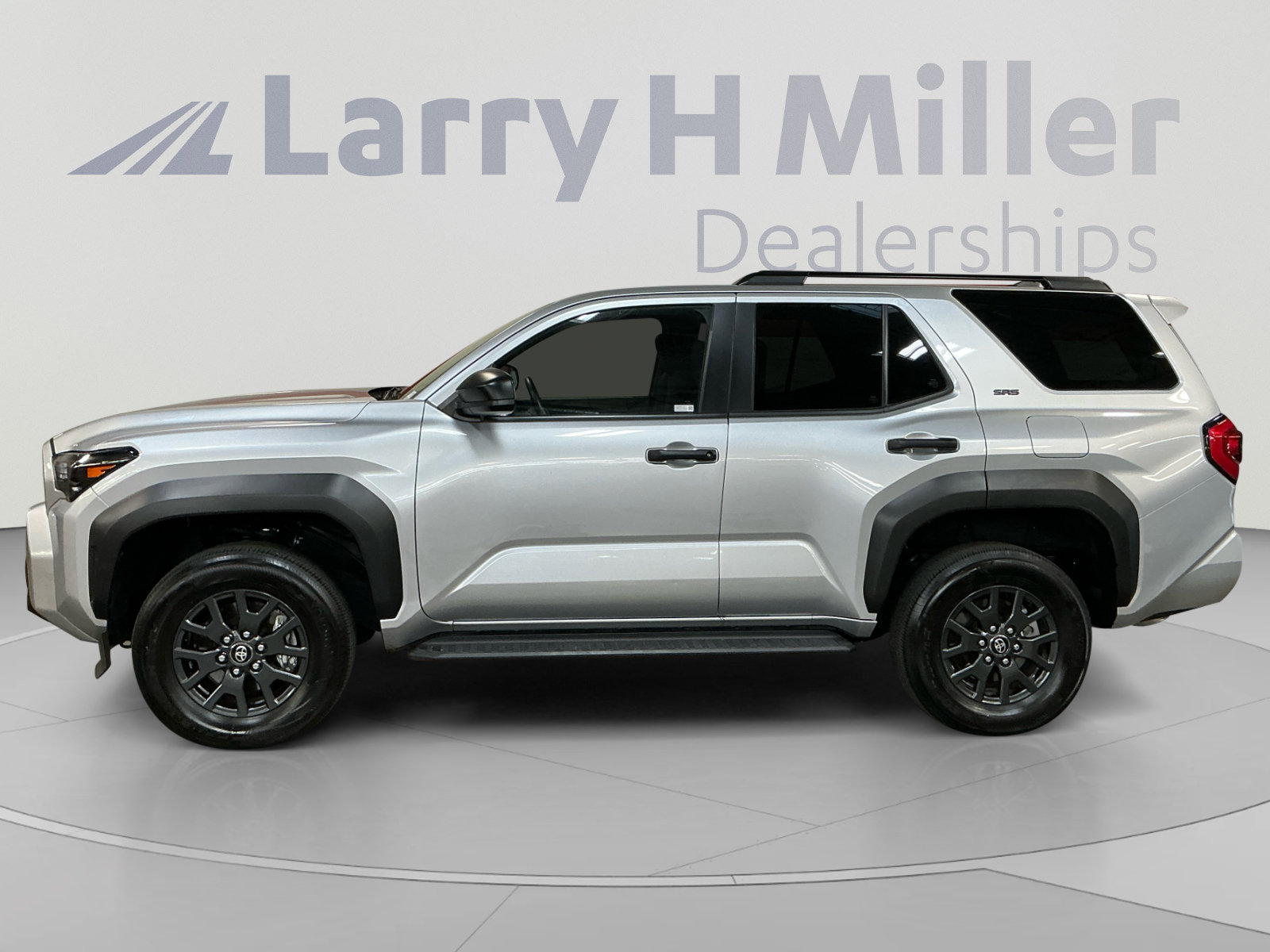 Certified 2025 Toyota 4Runner SR5 AWD/4WD image 2