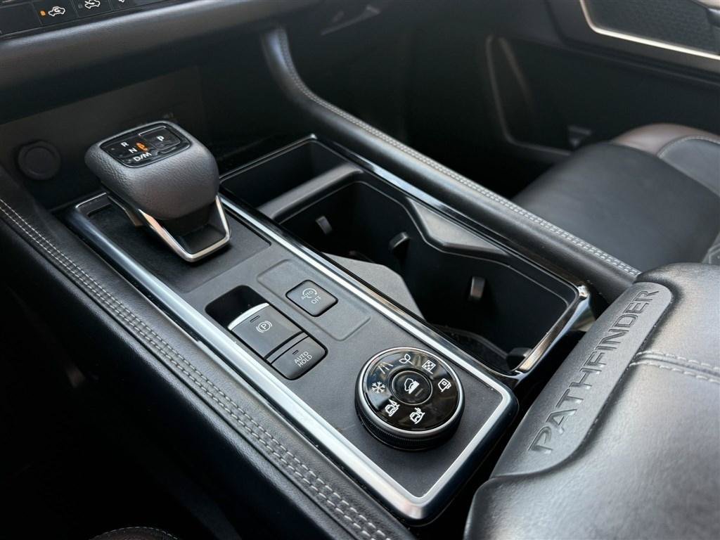 Used 2023 Nissan Pathfinder Platinum AWD/4WD image 41