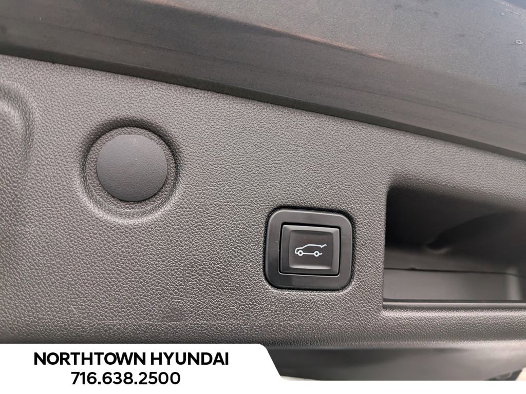 Used 2018 Chevrolet Equinox LT image 32