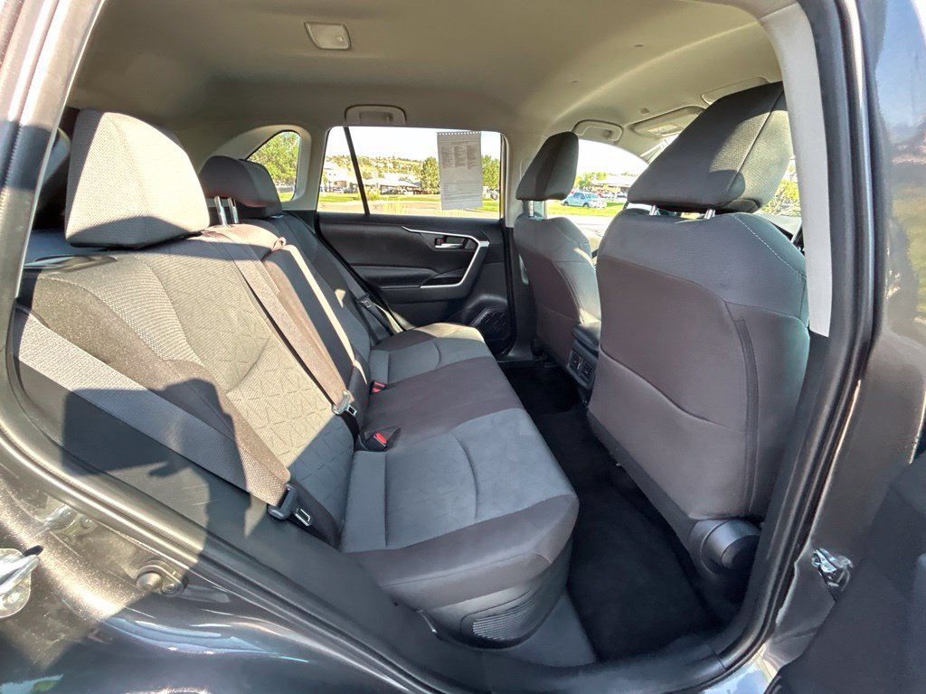 Used 2025 Toyota RAV4 XLE AWD/4WD image 30