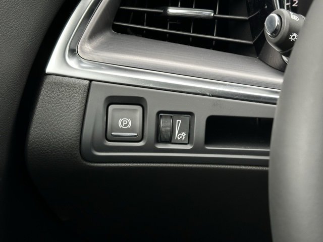 New 2025 Cadillac XT5 Luxury w/ LPO, Floor Liner Package image 27