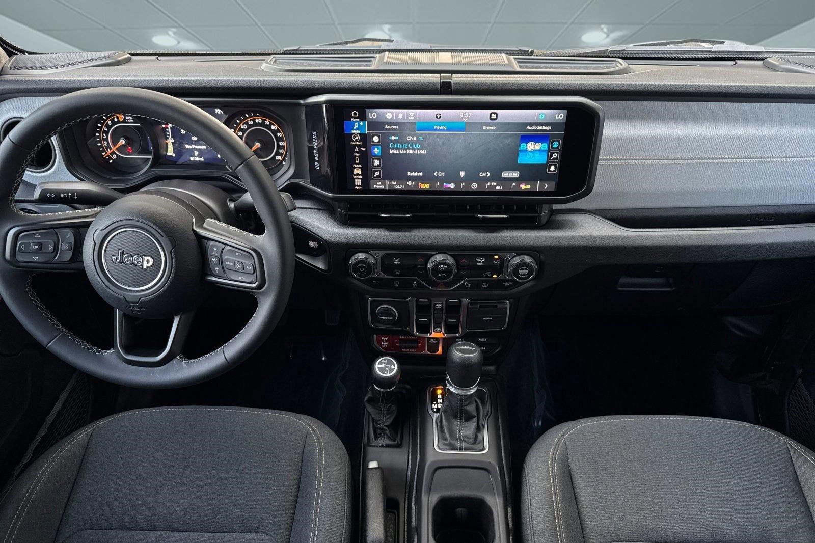 Used 2025 Jeep Gladiator Willys image 14
