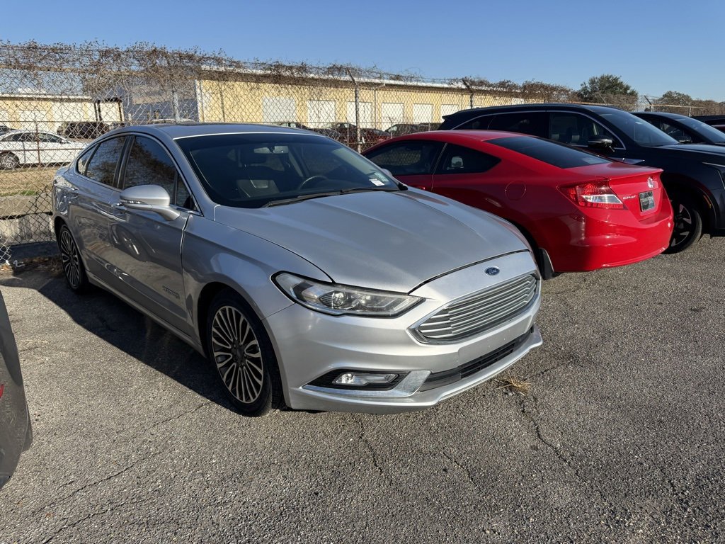 Used 2017 Ford Fusion Titanium image 2