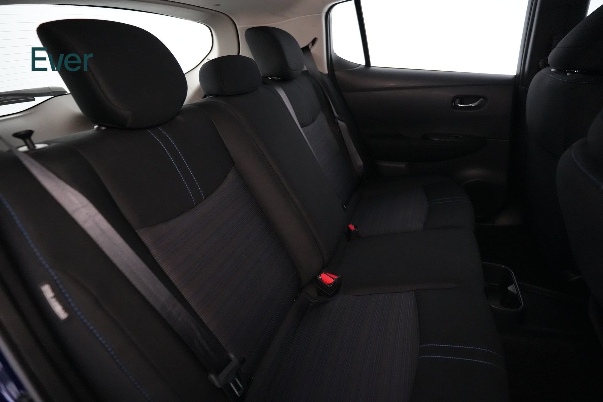 Used 2025 Nissan Leaf S FWD image 5