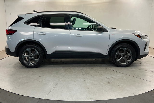 Used 2025 Ford Escape ST-Line image 6