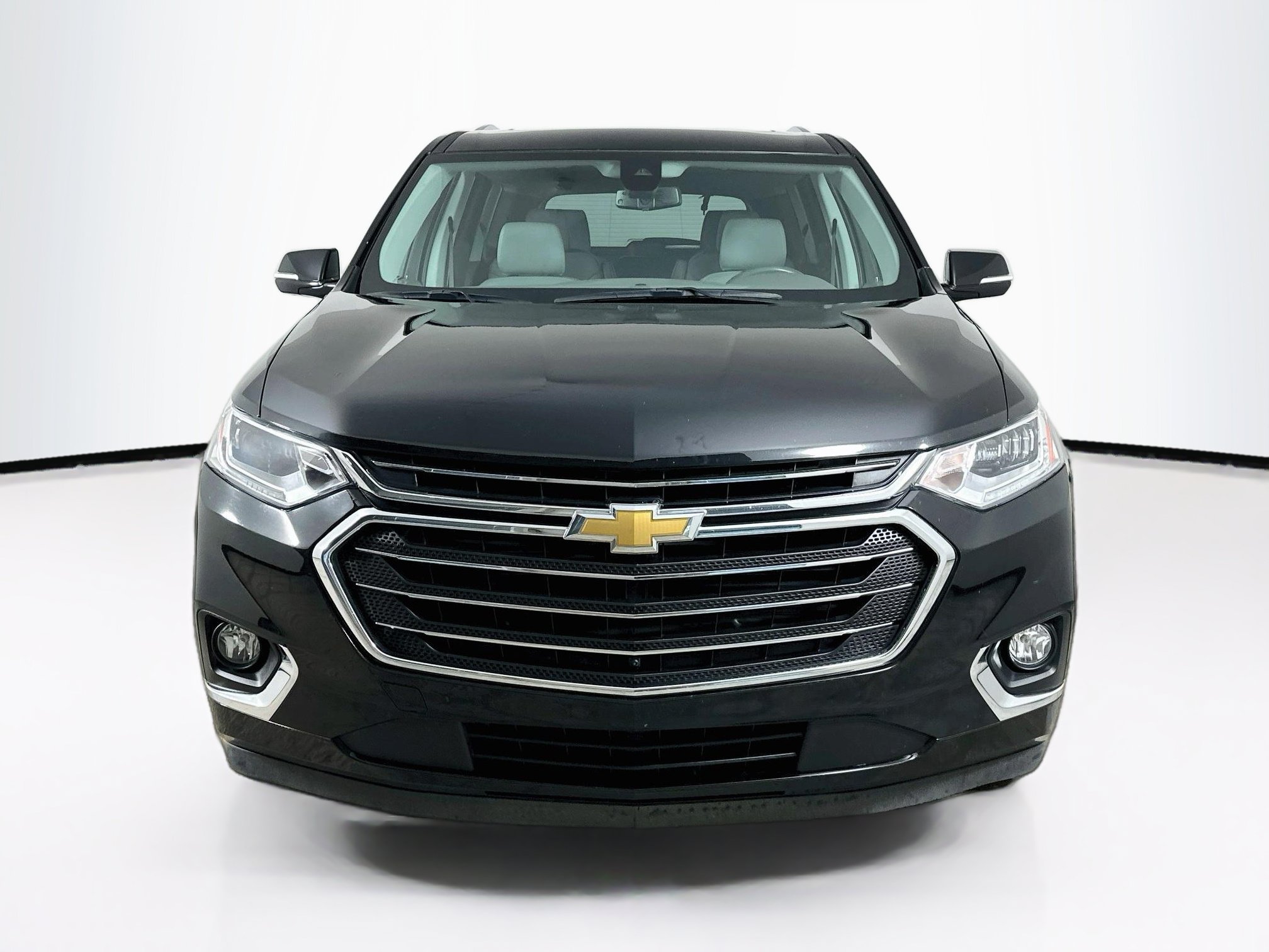 Used 2019 Chevrolet Traverse Premier w/ Driver Confidence II Package FWD image 2