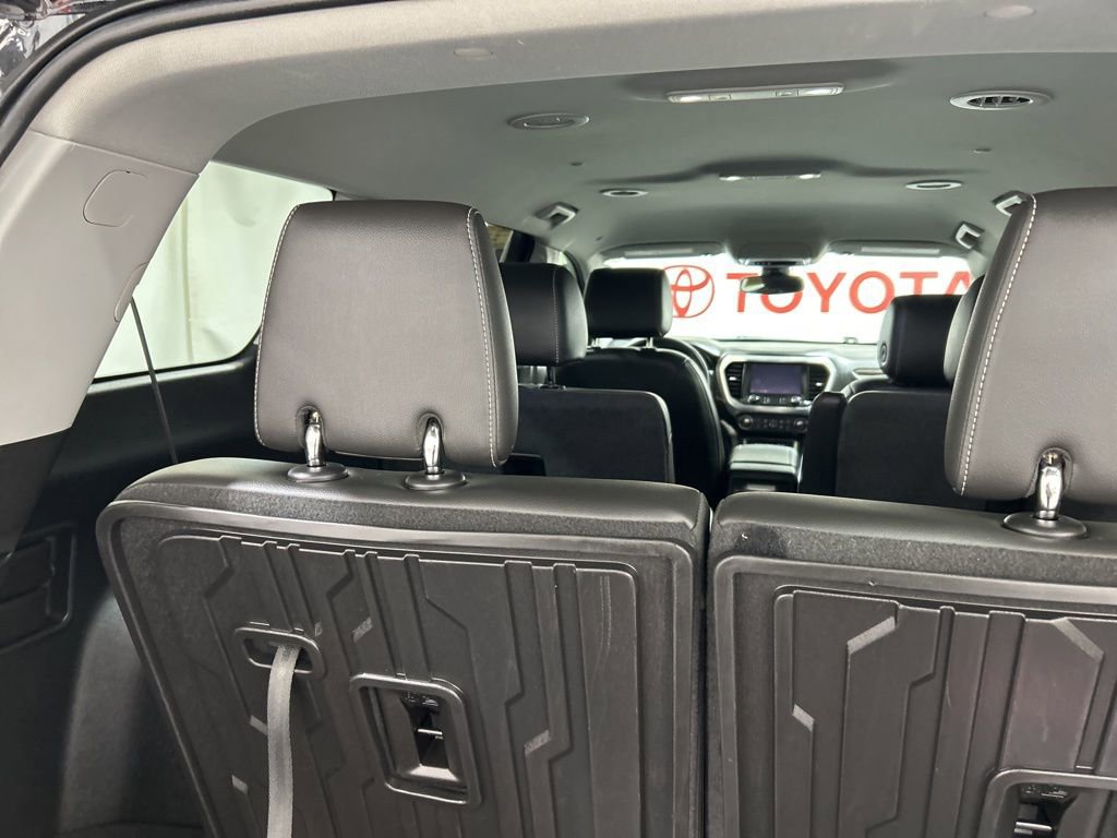 Used 2023 GMC Acadia SLT w/ Technology Package image 18