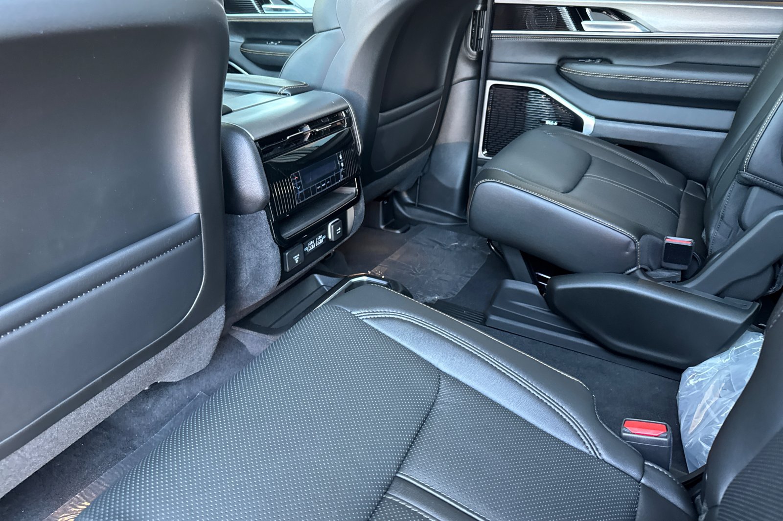 New 2026 Jeep Grand Wagoneer L 4WD image 11