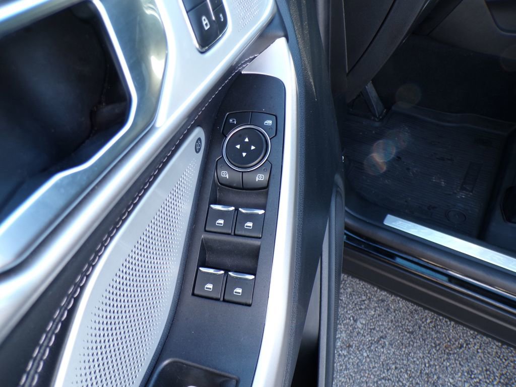 Used 2022 Ford Explorer Limited w/ Limited Technology Package image 11