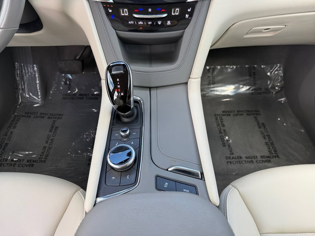 Used 2025 Cadillac XT6 Premium Luxury w/ Technology Package AWD/4WD image 15
