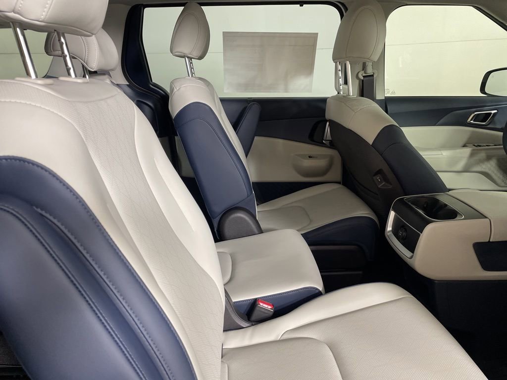 New 2026 Kia Carnival EX image 16