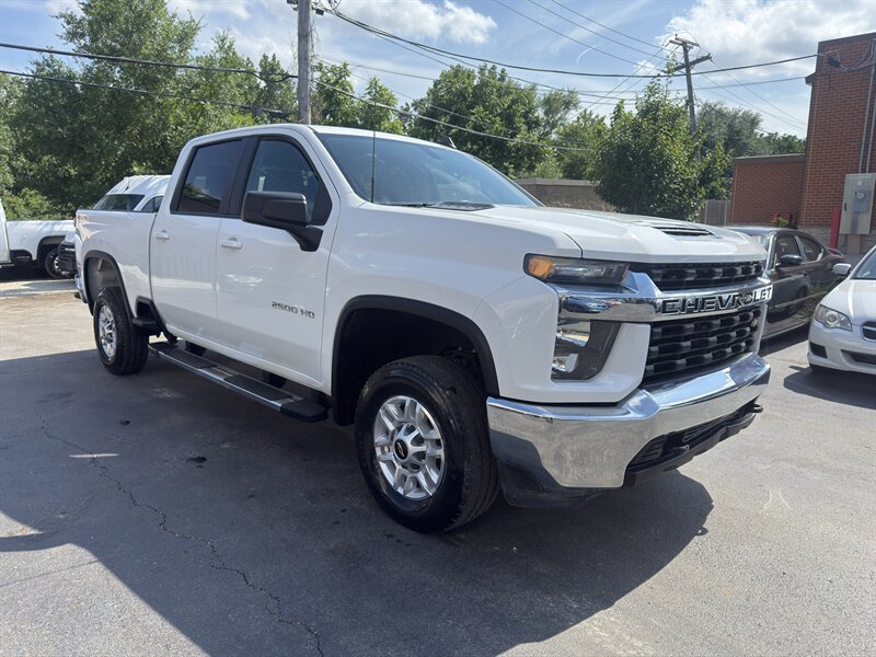 Used 2022 Chevrolet Silverado 2500 LT AWD/4WD image 1