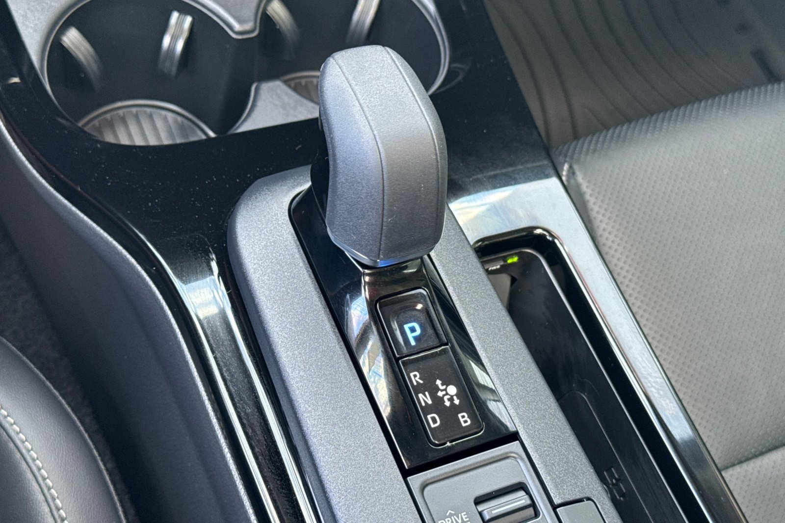 New 2027 Toyota Prius LE FWD image 16