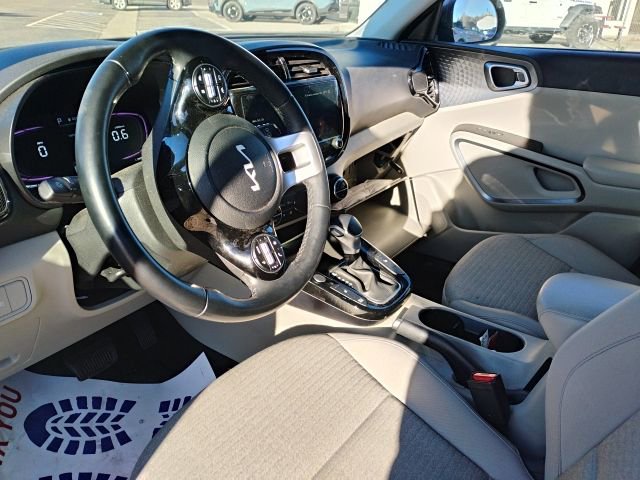 Used 2024 Kia Soul EX image 6