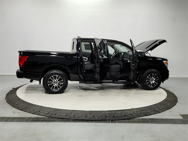 Used 2024 Nissan Titan SV w/ Accessory Utility Package image 16