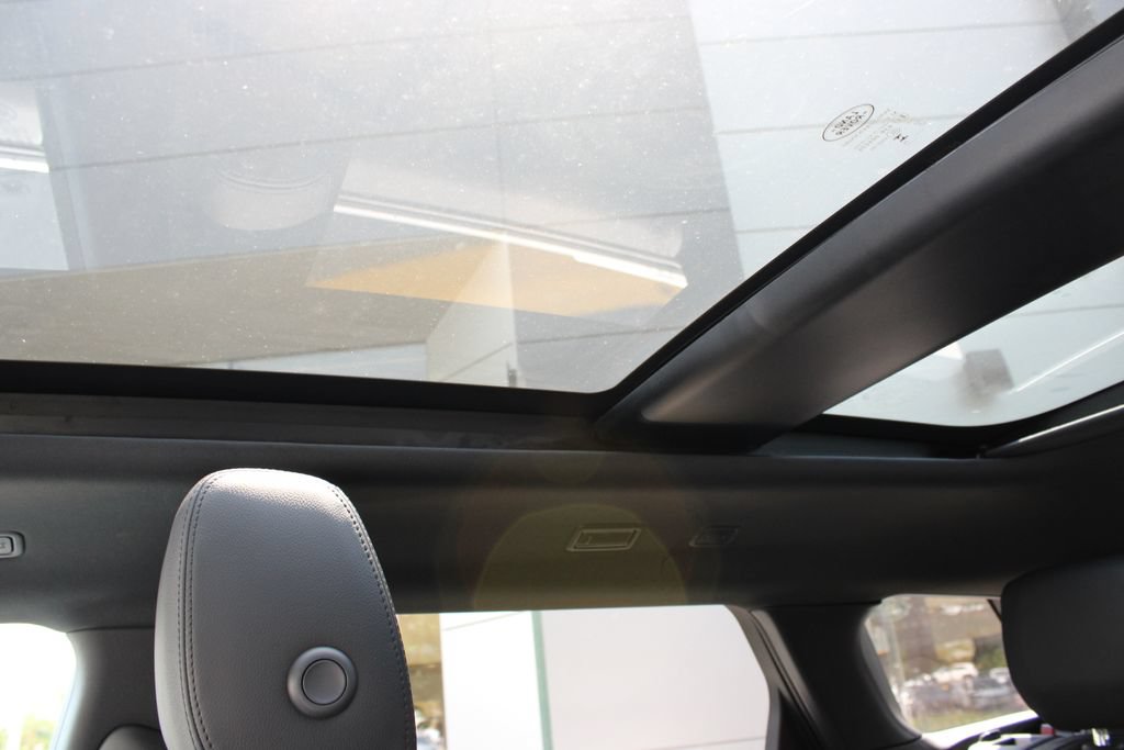 Used 2026 Land Rover Range Rover Evoque S AWD/4WD image 16