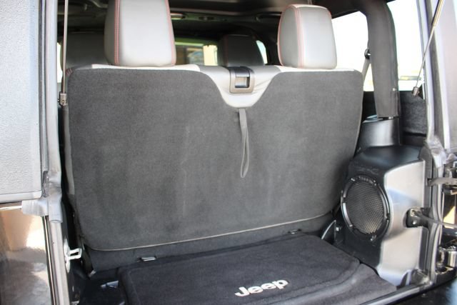 Used 2012 Jeep Wrangler Sahara w/ Connectivity Group AWD/4WD image 21