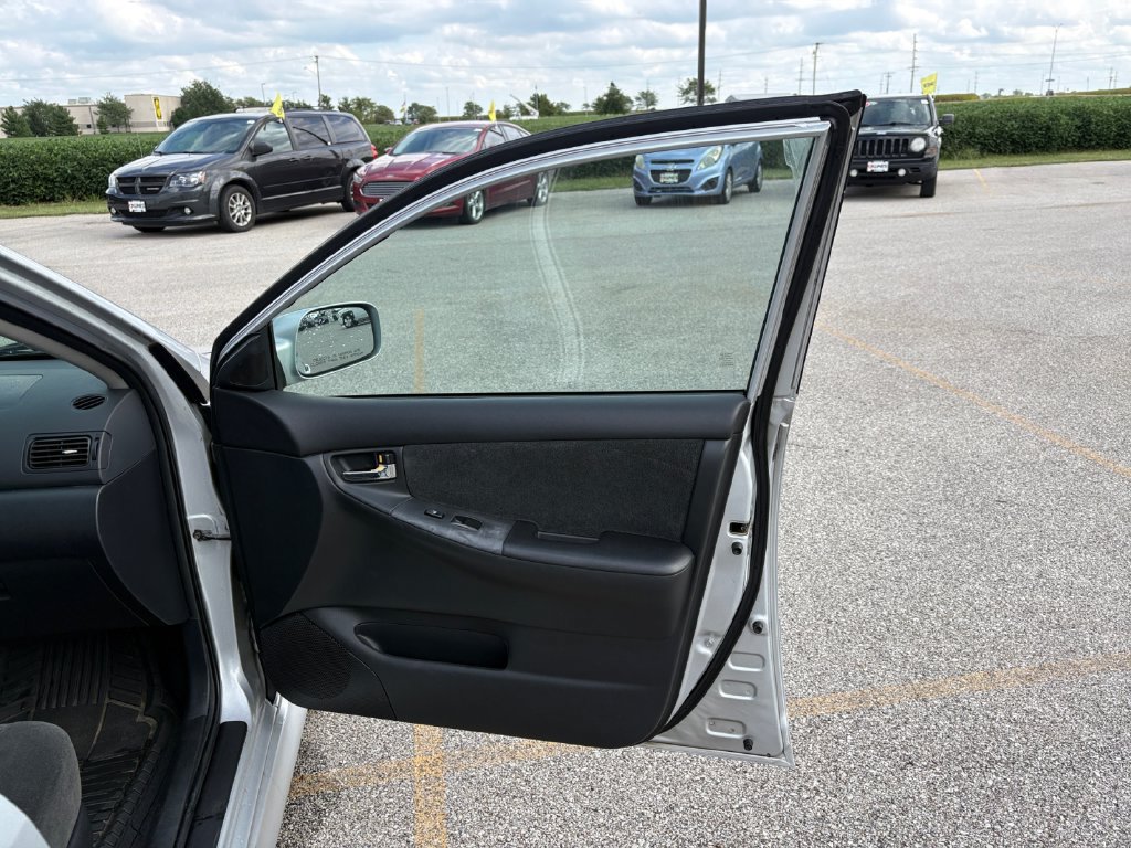 Used 2005 Toyota Corolla S w/ Enhanced Pwr Pkg FWD image 31