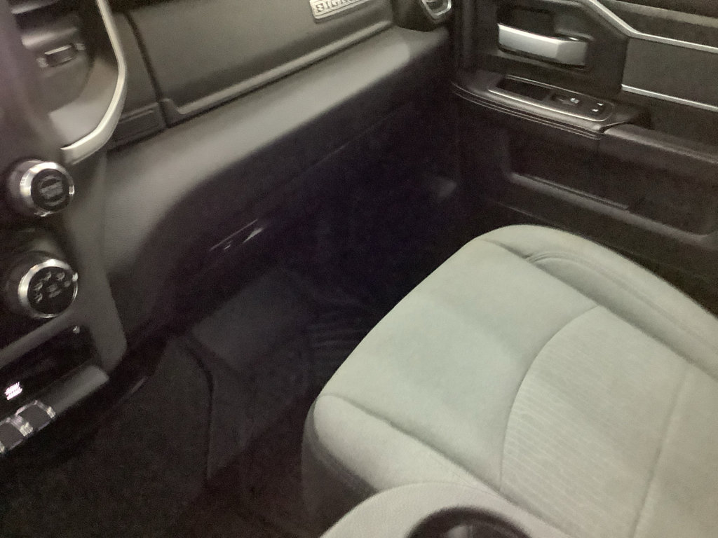 Used 2024 RAM 3500 Big Horn image 28