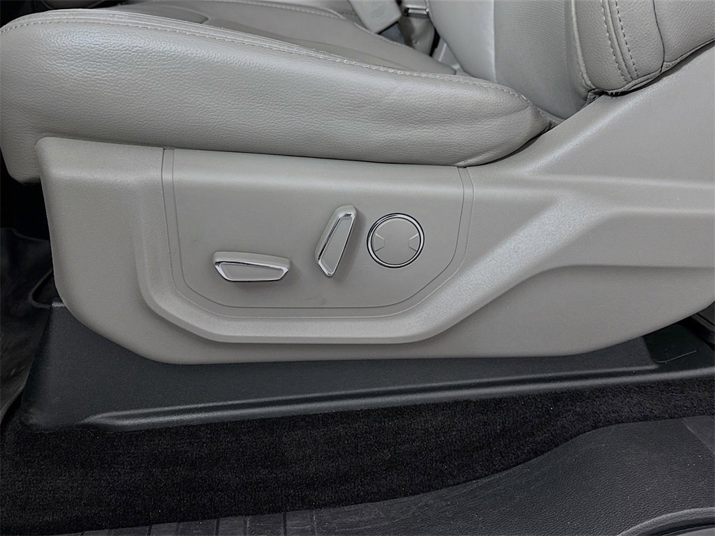 Used 2017 Ford F150 Lariat image 19