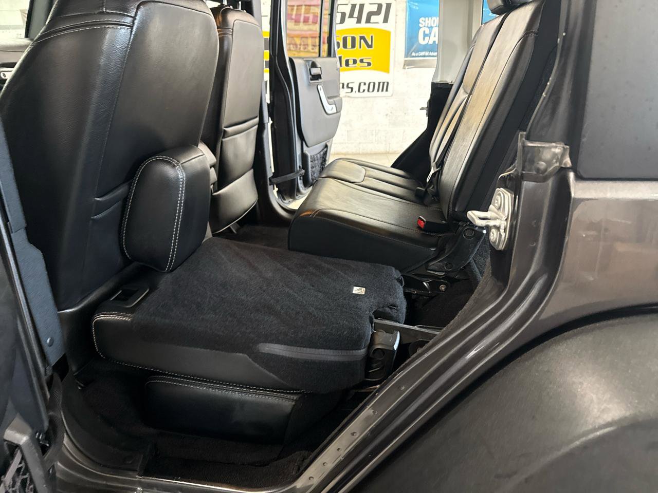 Used 2017 Jeep Wrangler Unlimited Rubicon image 33