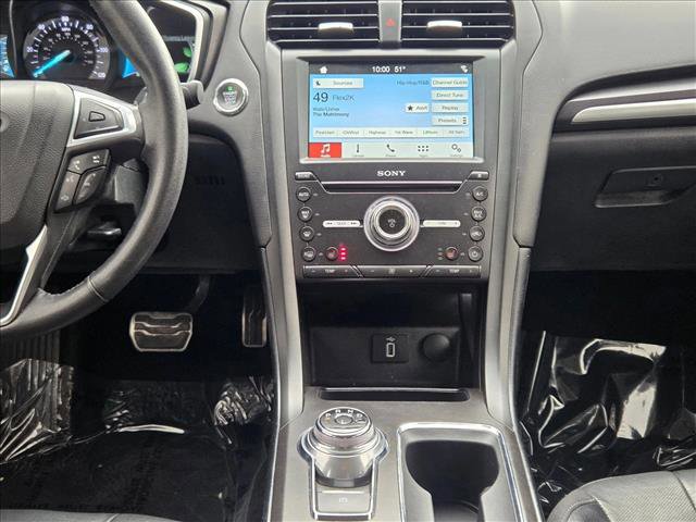 Used 2018 Ford Fusion Titanium image 16