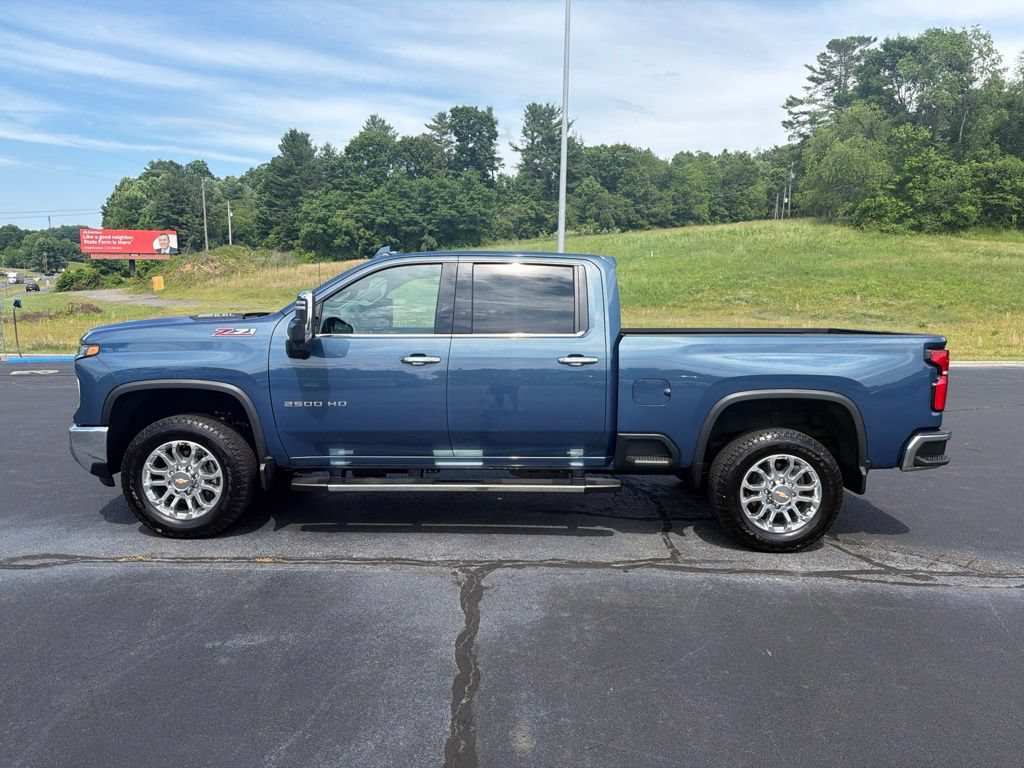 Used 2025 Chevrolet Silverado 2500 LTZ w/ LTZ Plus Package AWD/4WD image 5