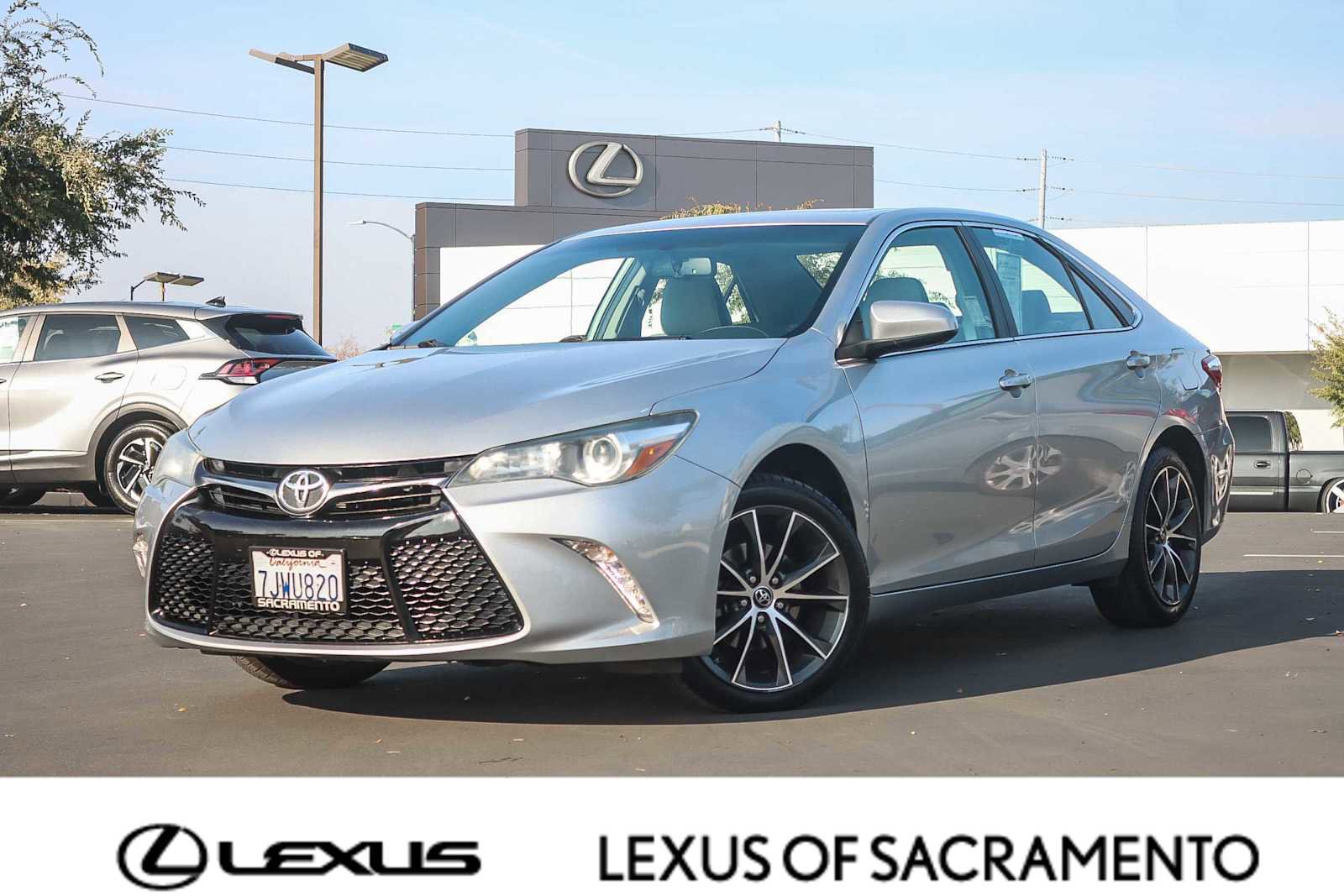 Used 2015 Toyota Camry XSE image 1
