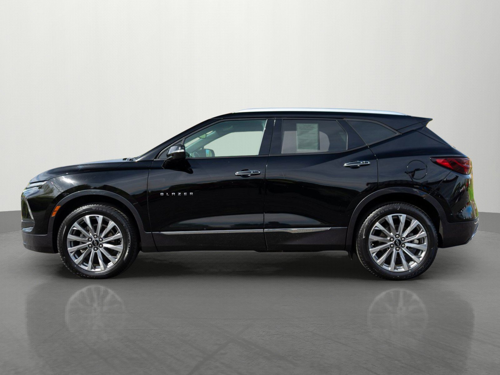 Used 2024 Chevrolet Blazer Premier AWD/4WD image 4