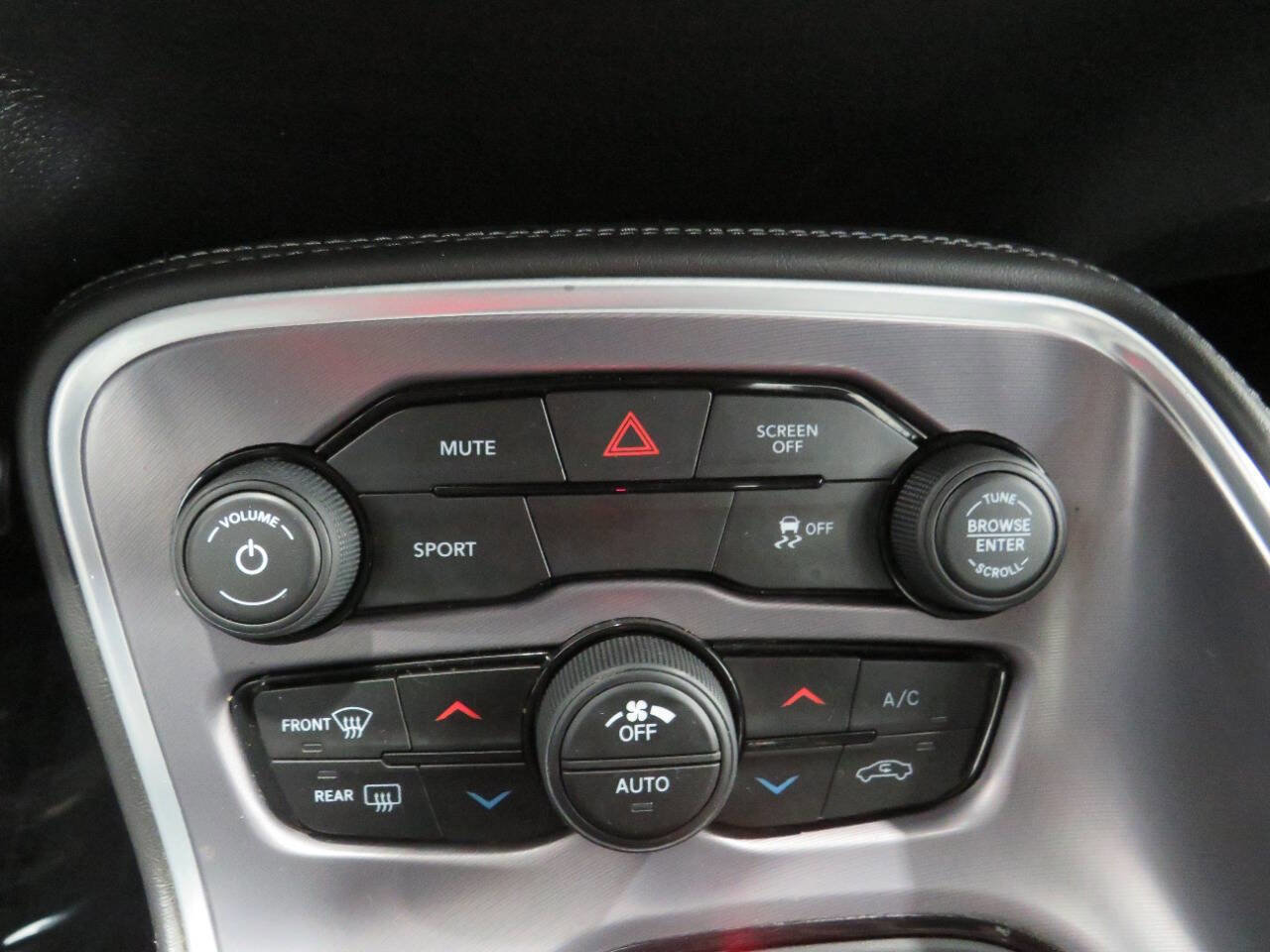 Used 2019 Dodge Challenger SXT AWD/4WD image 21