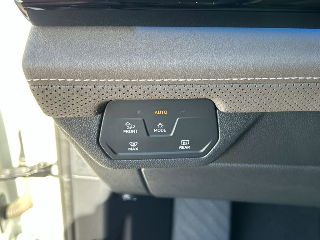 Used 2024 Volkswagen Atlas SEL image 18