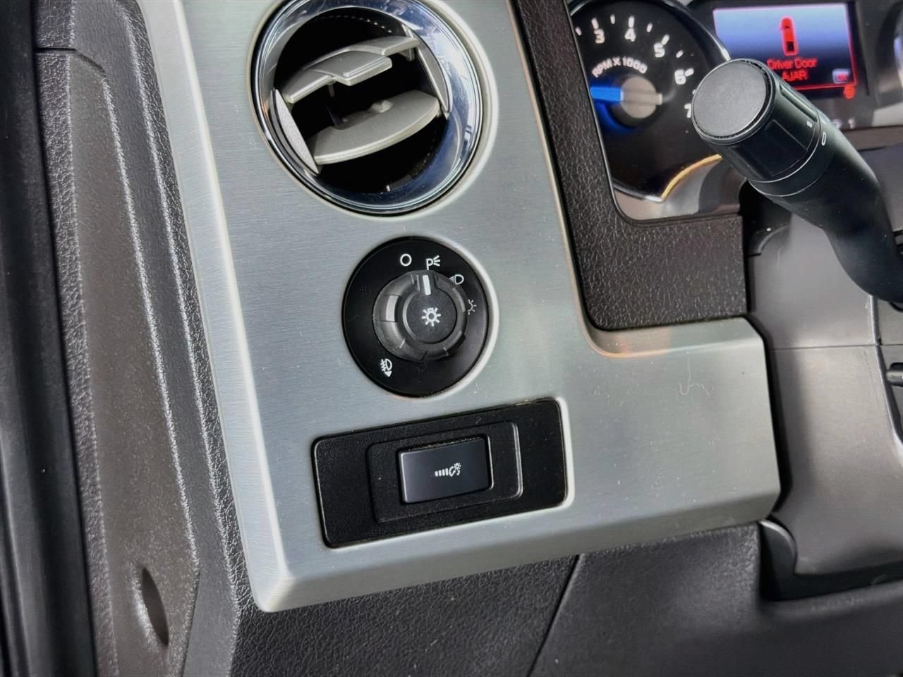 Used 2013 Ford F150 Platinum AWD/4WD image 40