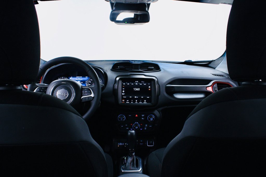 Used 2023 Jeep Renegade Trailhawk image 28