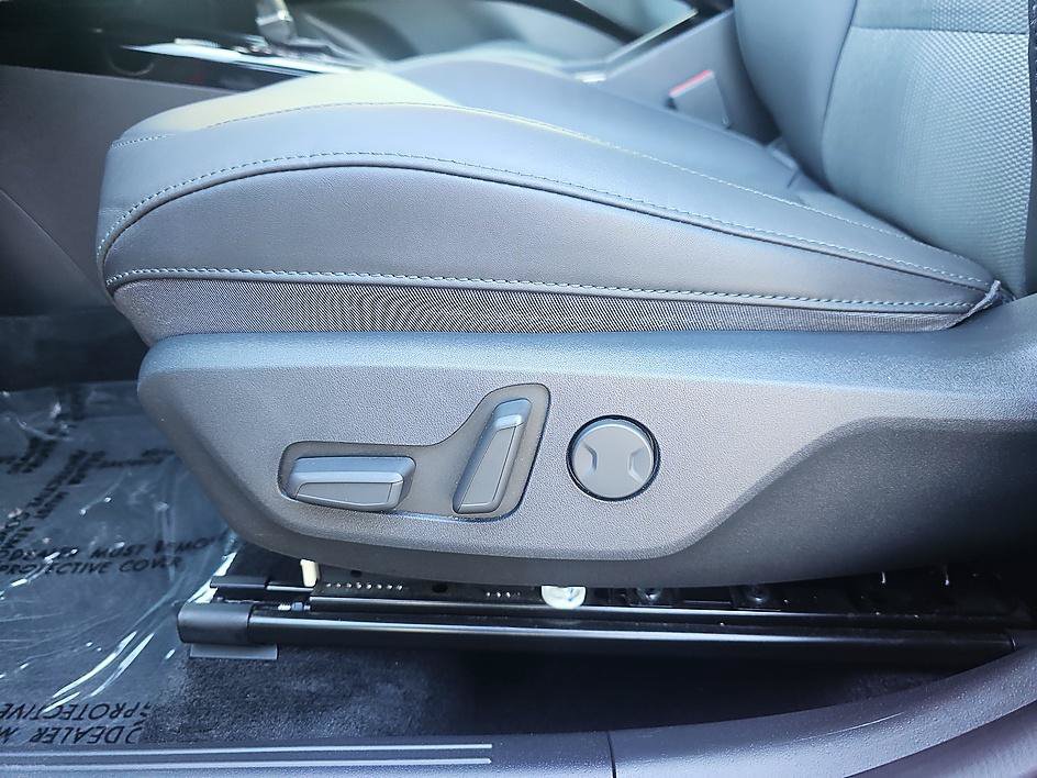 Used 2023 Kia Niro EX FWD image 14
