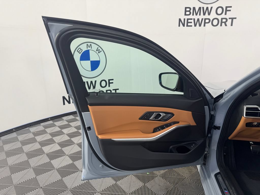 New 2026 BMW 330i xDrive Sedan w/ M Sport Package AWD/4WD image 16