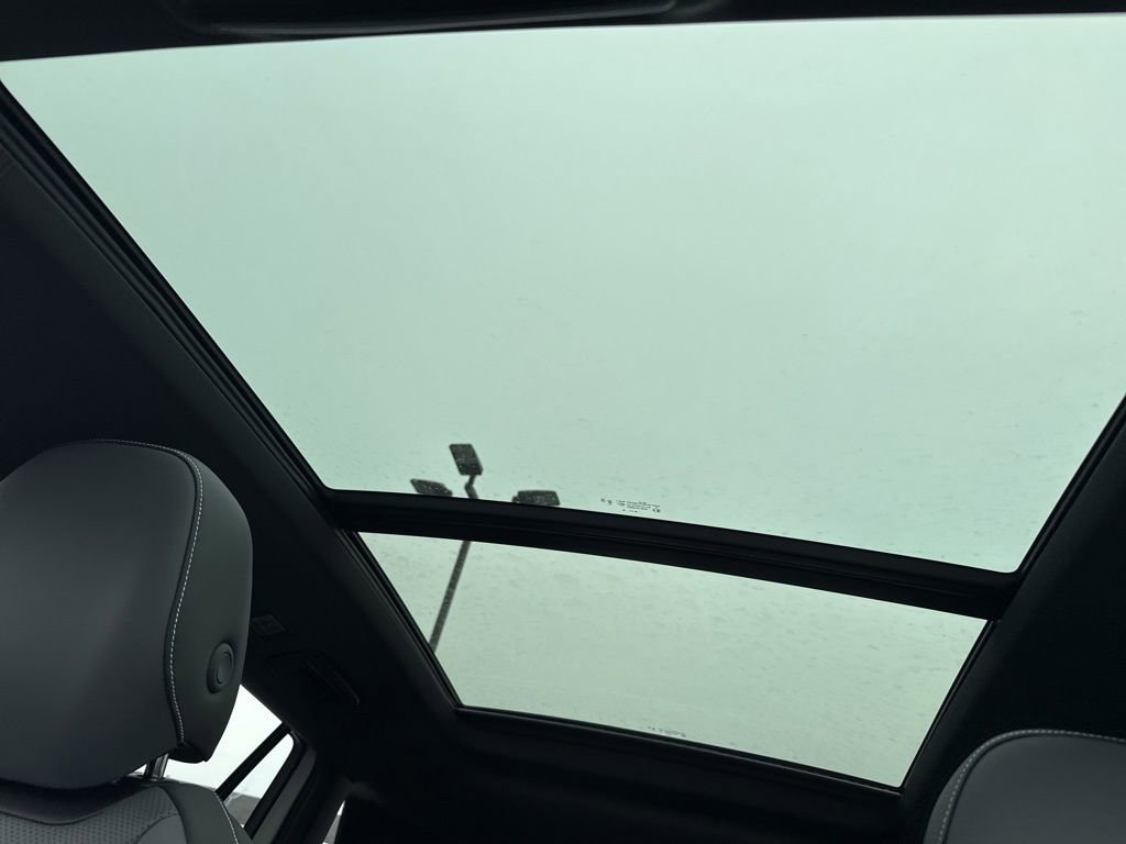 New 2026 Volkswagen Tiguan SE R-Line image 23