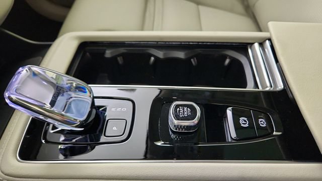 New 2026 Volvo XC90 T8 Ultra w/ Lounge Package AWD/4WD image 17