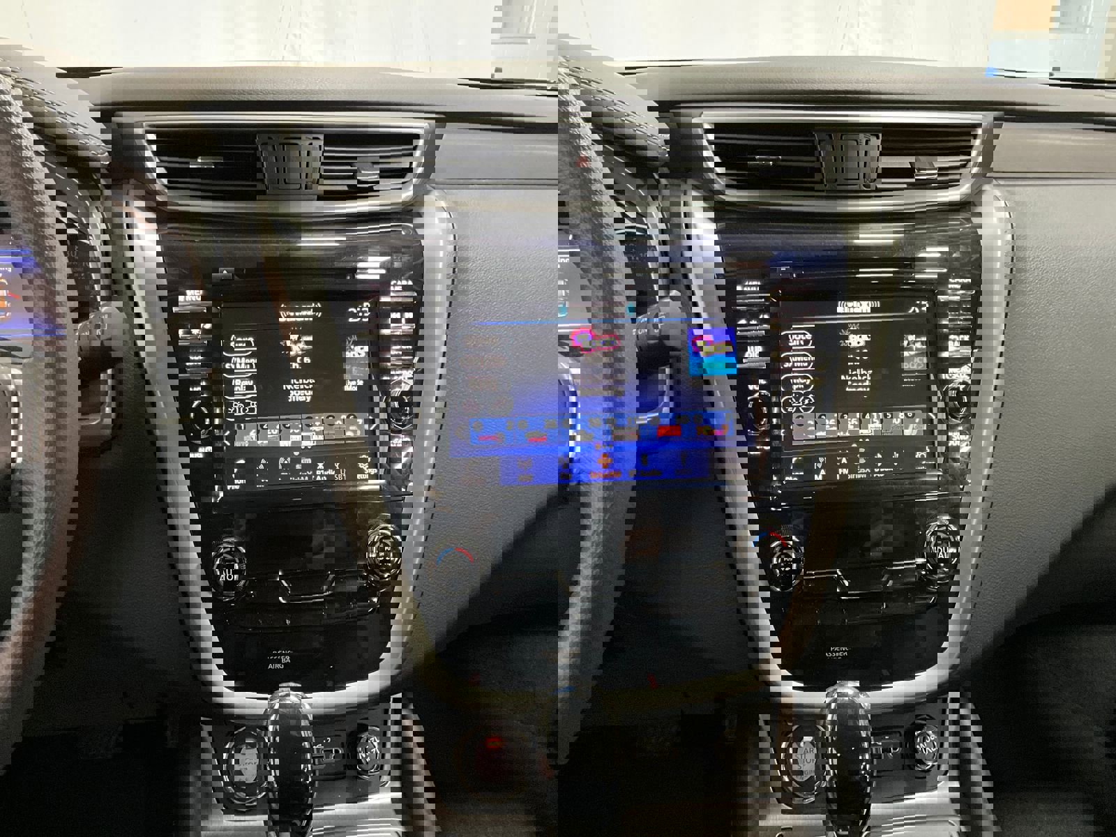 Used 2024 Nissan Murano SV image 8