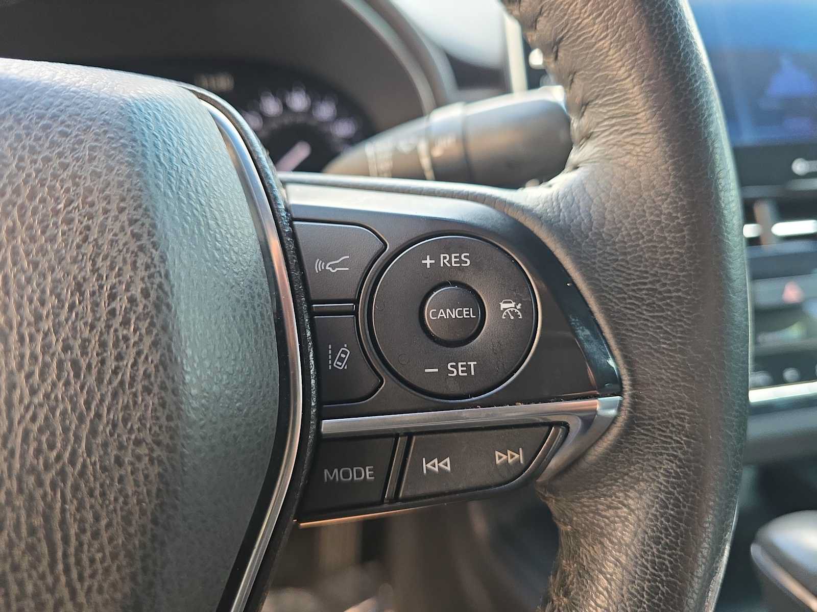 Used 2022 Toyota Avalon XLE w/ Moonroof Package FWD image 23