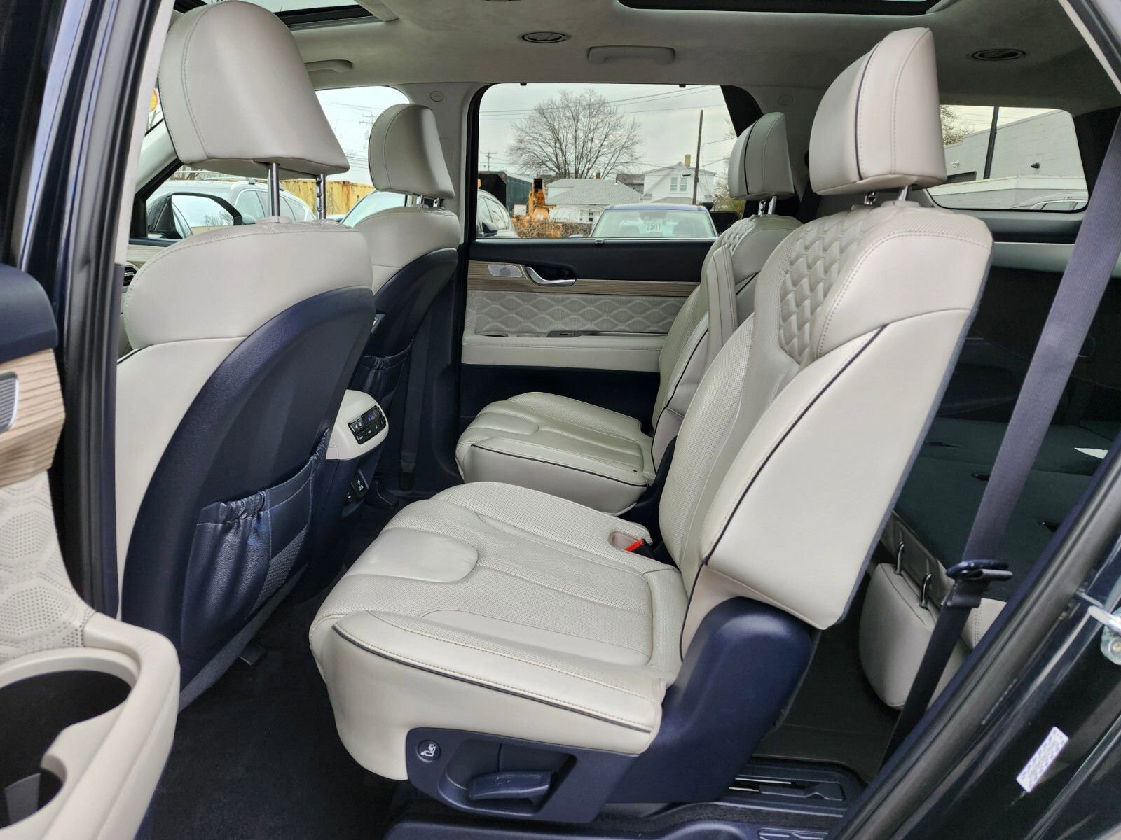 Used 2021 Hyundai Palisade Calligraphy image 16