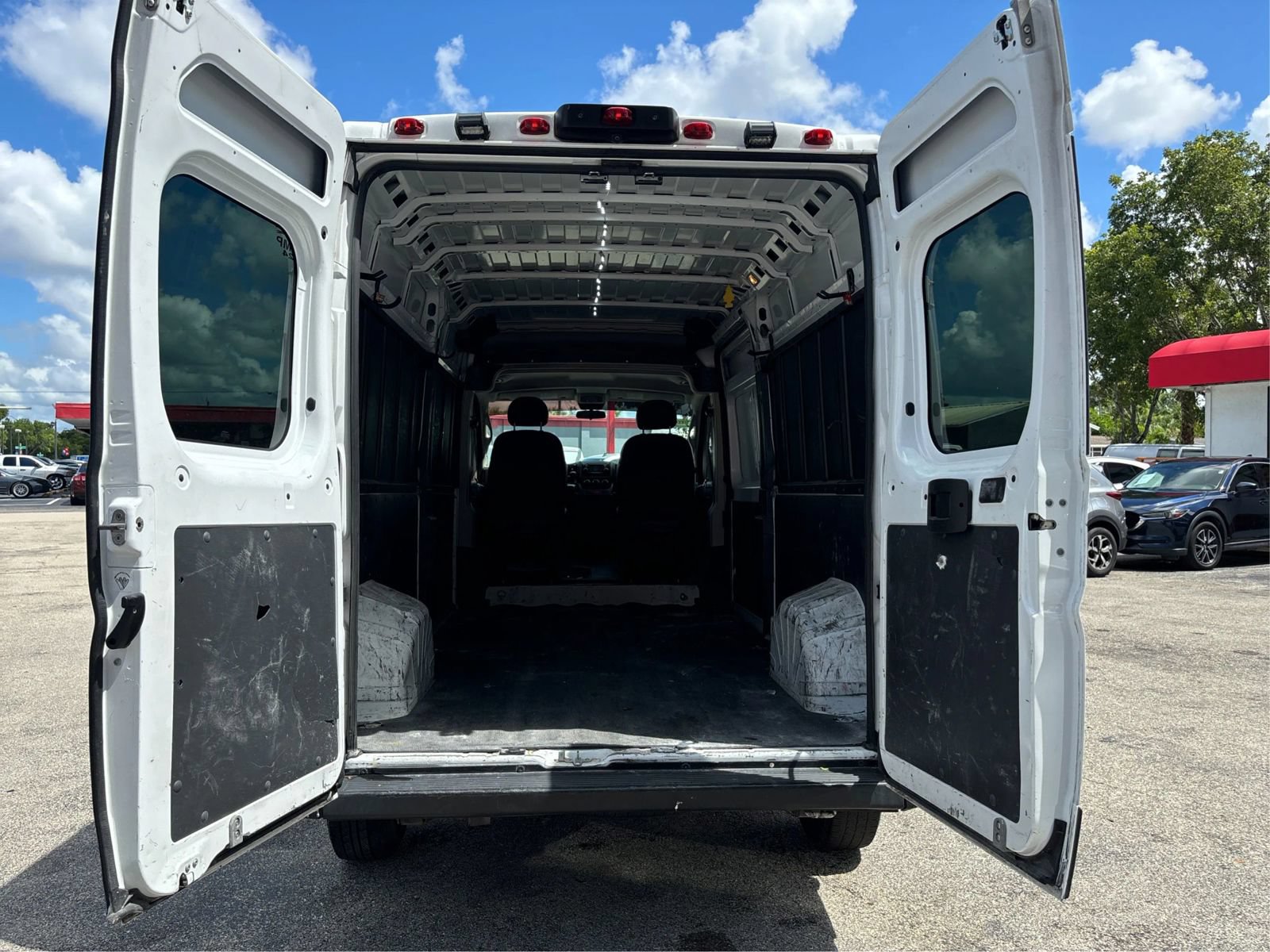 Used 2019 RAM ProMaster 2500 FWD image 12