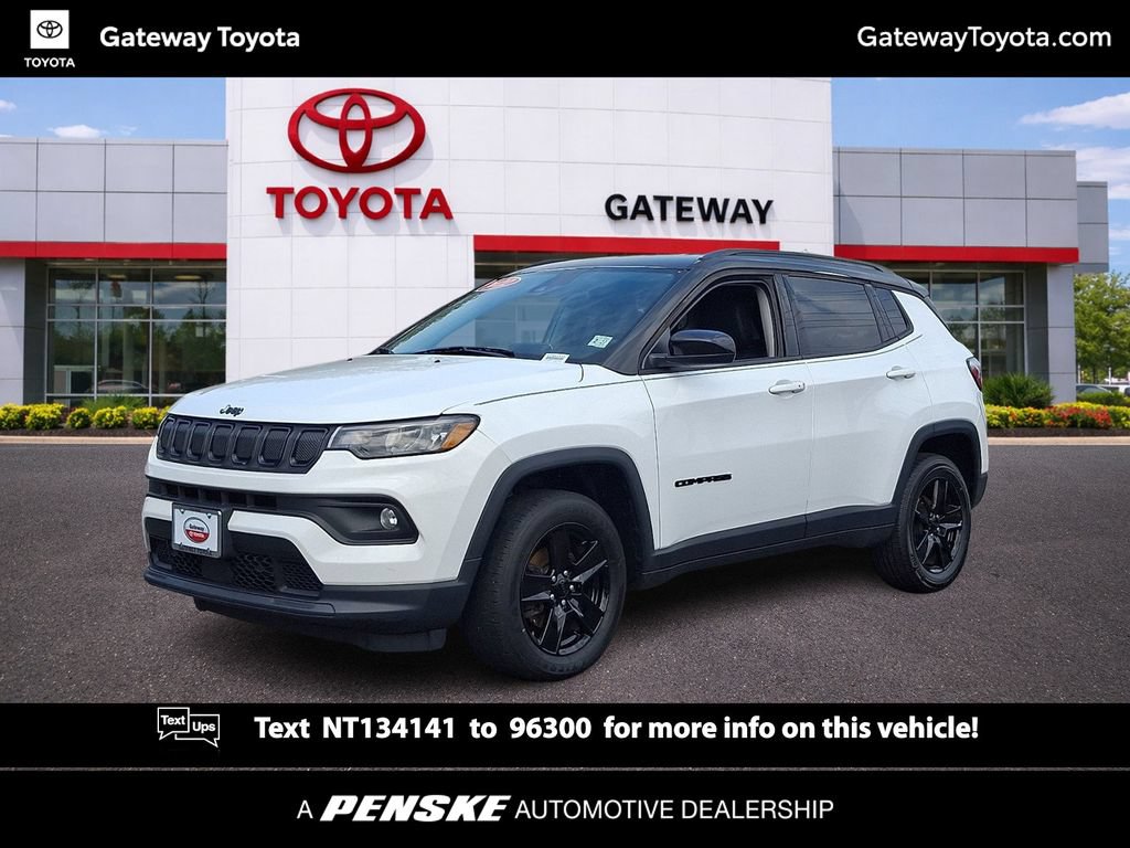 Used 2022 Jeep Compass Latitude w/ Convenience Group AWD/4WD image 1