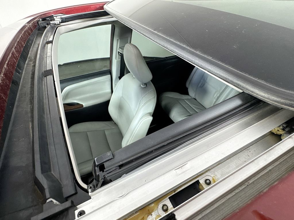 Used 2018 Toyota Sienna Limited Premium w/ Carpet Mat Package image 25