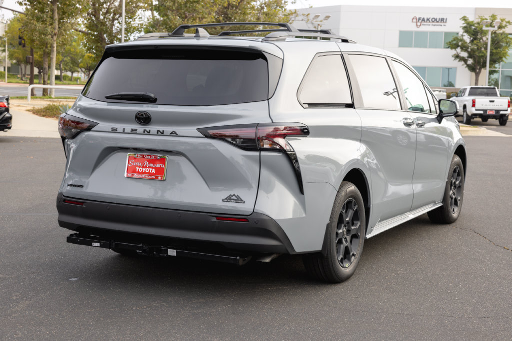 New 2026 Toyota Sienna XLE Woodland Edition AWD/4WD image 5