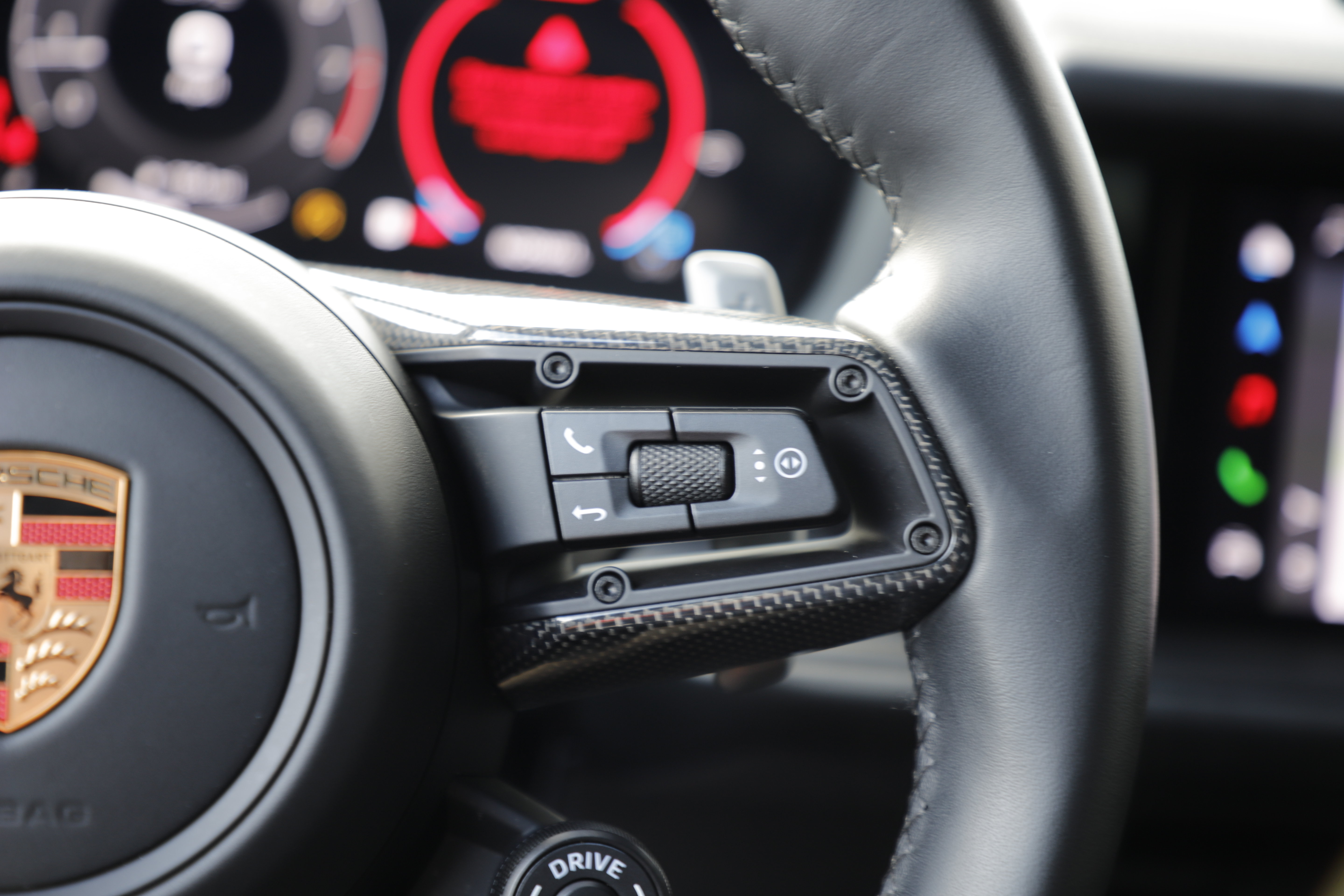 Used 2025 Porsche Cayenne GTS AWD/4WD image 23