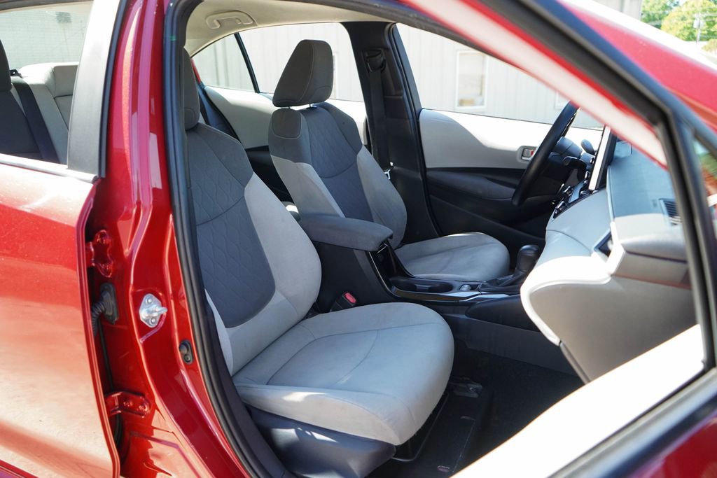 Used 2021 Toyota Corolla LE FWD image 34