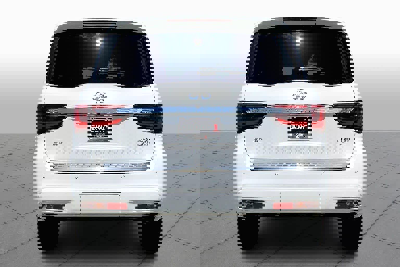 Used 2024 INFINITI QX80 Sensory w/ Cargo Package image 5