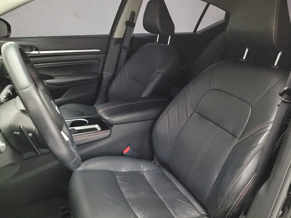 Used 2023 Nissan Altima 2.5 SR w/ SR Premium Package image 17