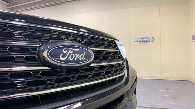 Used 2022 Ford Explorer XLT image 48