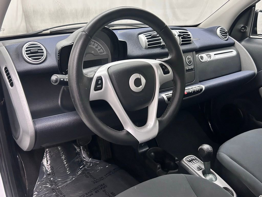 Used 2013 smart fortwo Coupe image 14